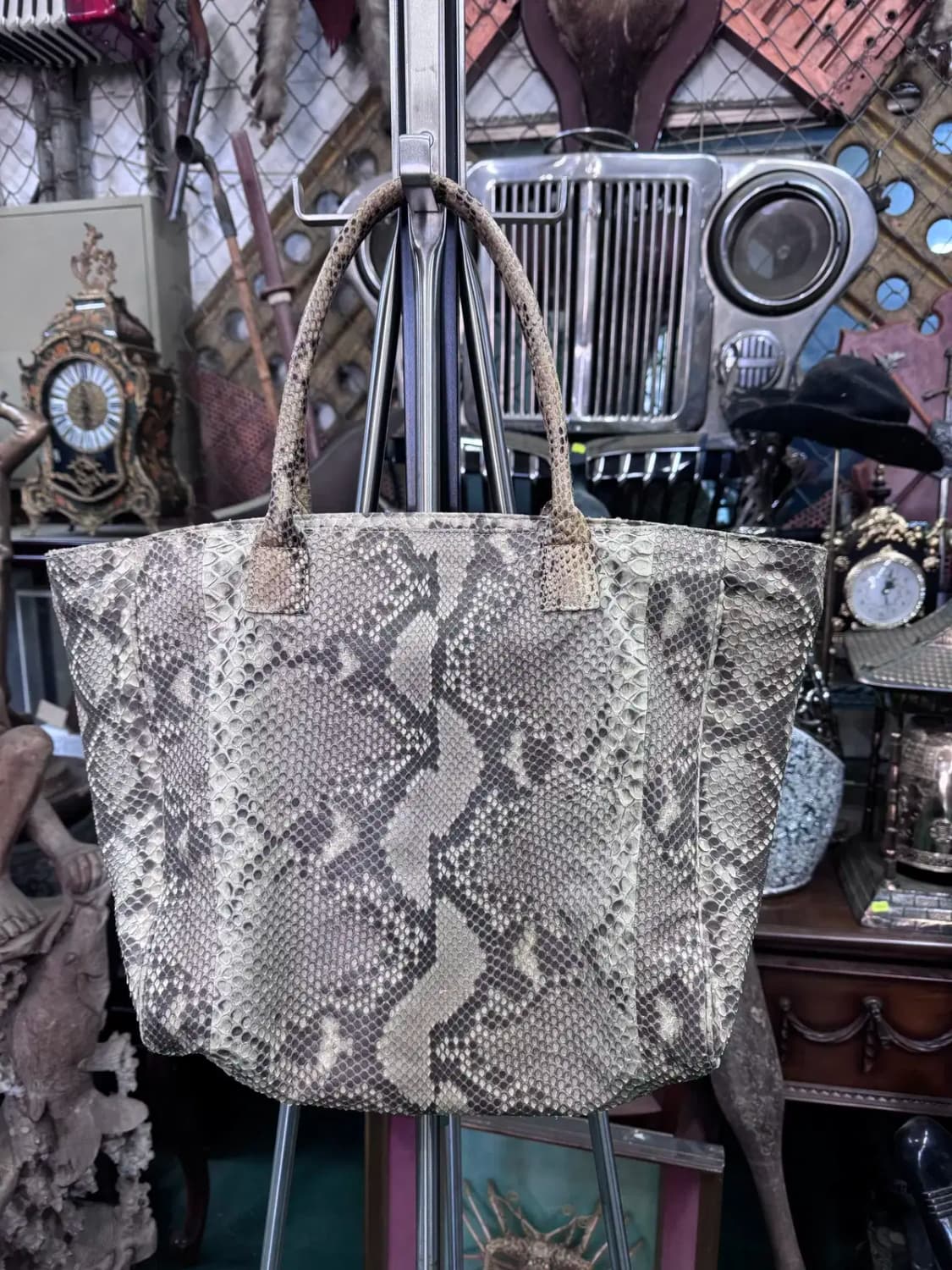 뱀피 무늬 여성 숄더백 상품이미지1