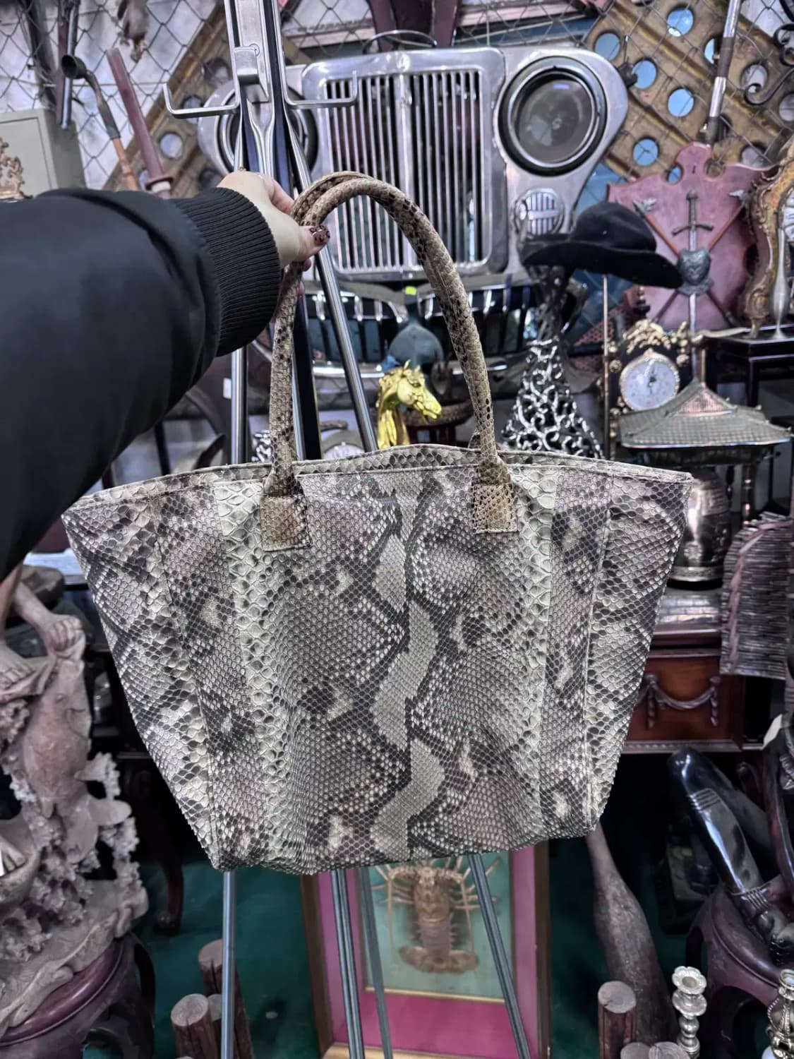 뱀피 무늬 여성 숄더백 상품이미지2