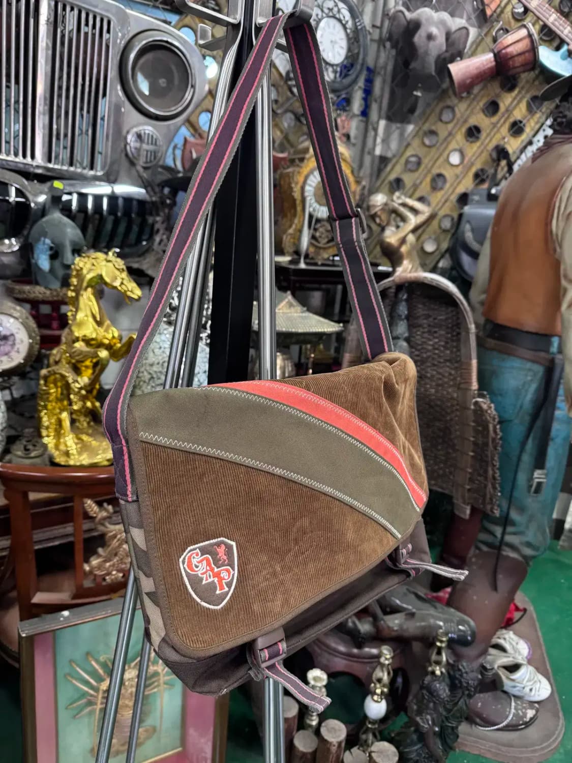 갭 GAP 브라운 코듀로이 메신져백 상품이미지2