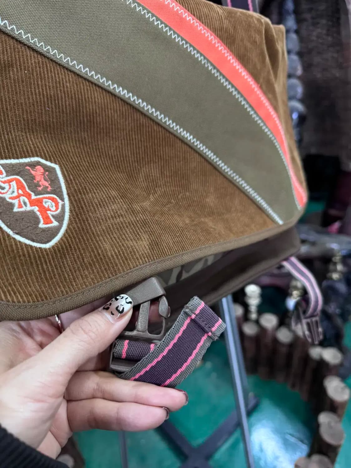 갭 GAP 브라운 코듀로이 메신져백 상품이미지3