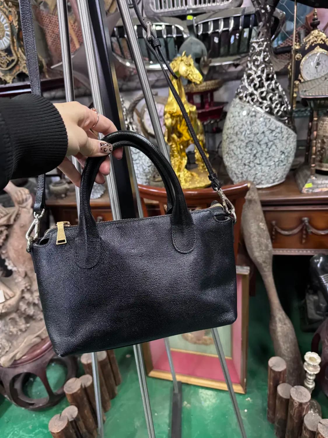 제이에스티나 J.ESTINA 블랙 여성 크로스 숄더백 상품이미지8