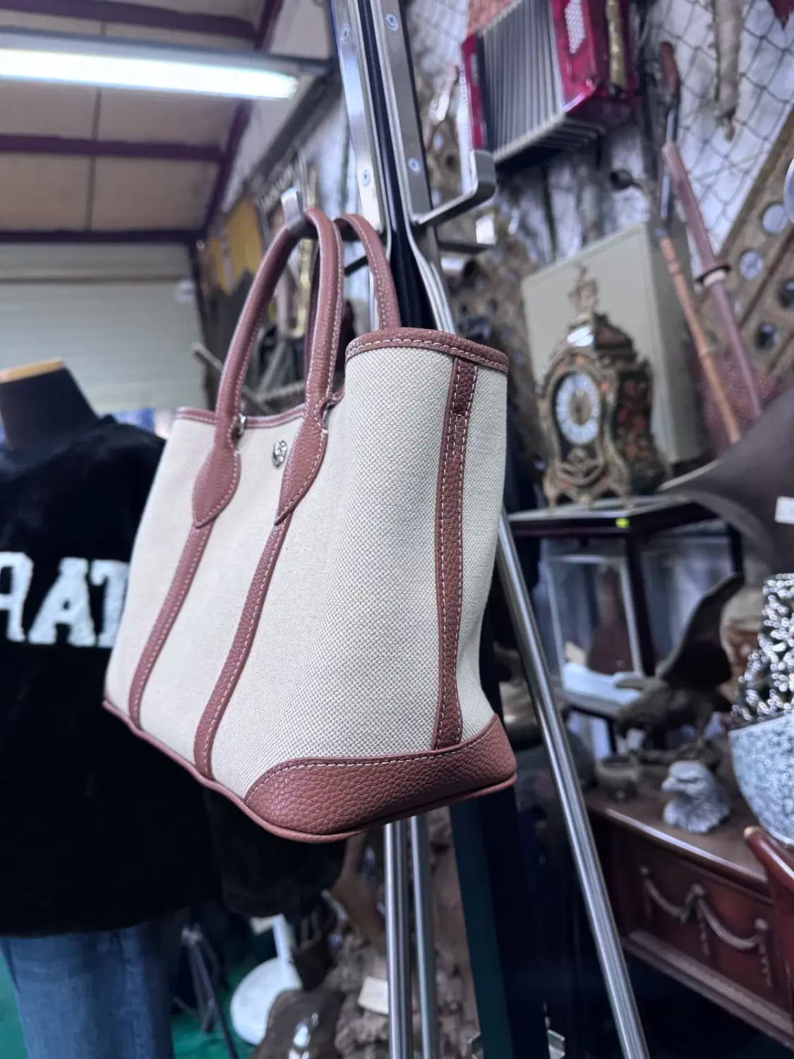 가이거 가든스 (GEIGER) 인조 가죽 배색 여성 사각 도트백 상품이미지5