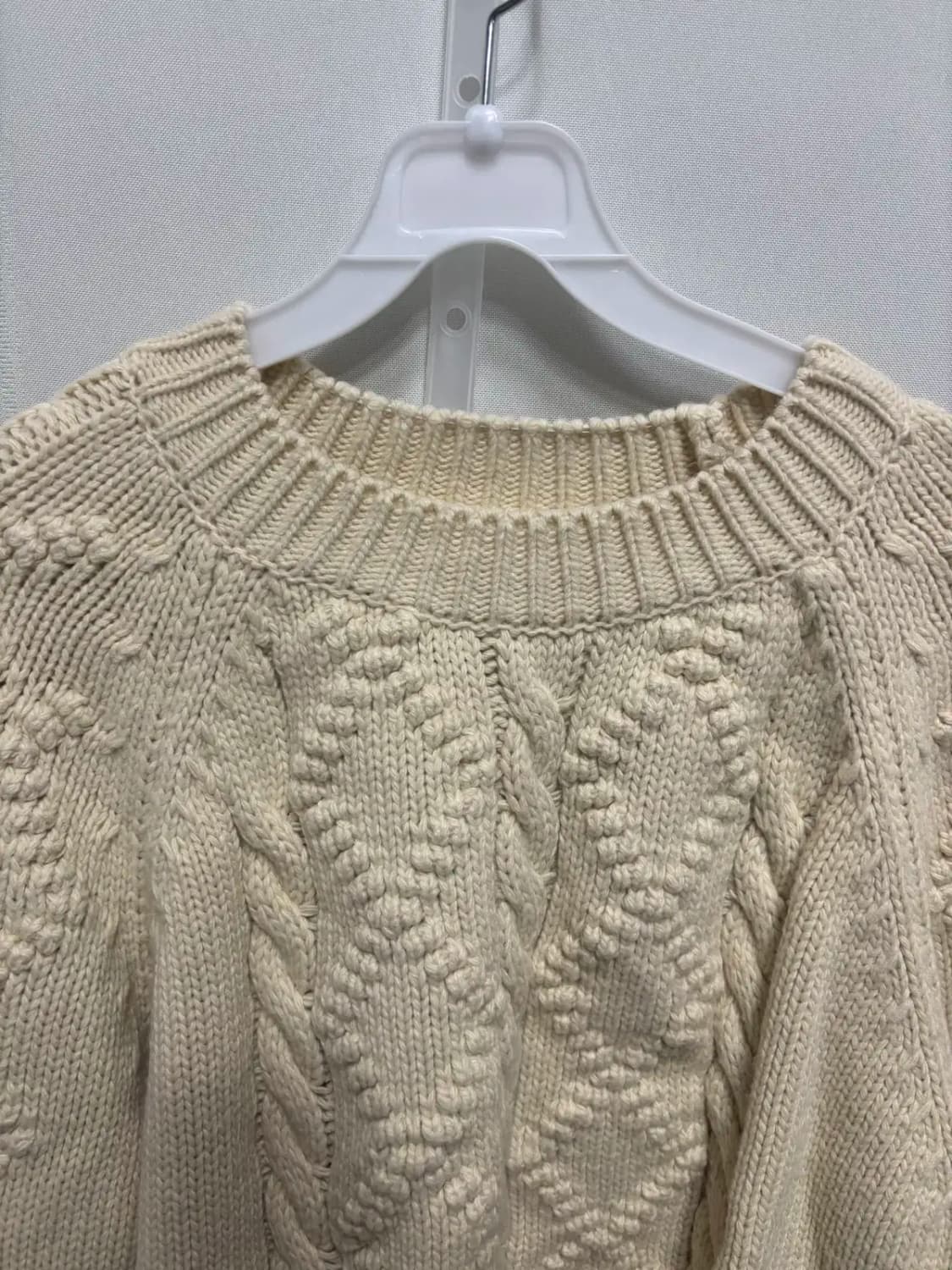 라운드 넥 도톰한 니트 스웨터 상품이미지2