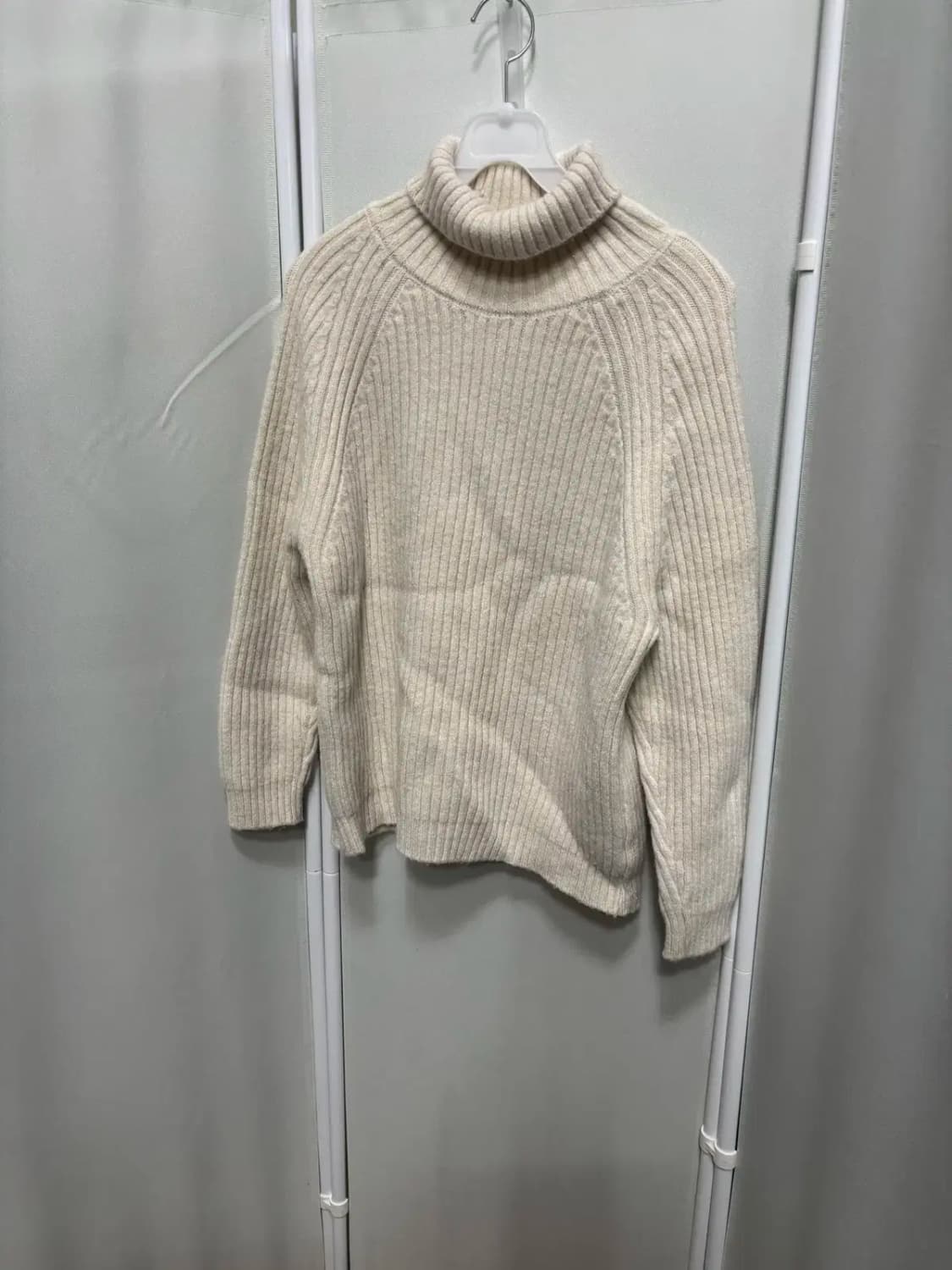 어반 그레이 목폴라 펄 테틀넥 니트 스웨터 상품이미지1