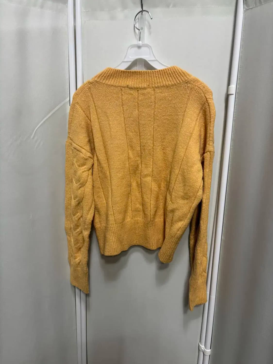 아이디 스토어 브이넥 꽈배기 무늬 니트 스웨터 상품이미지4