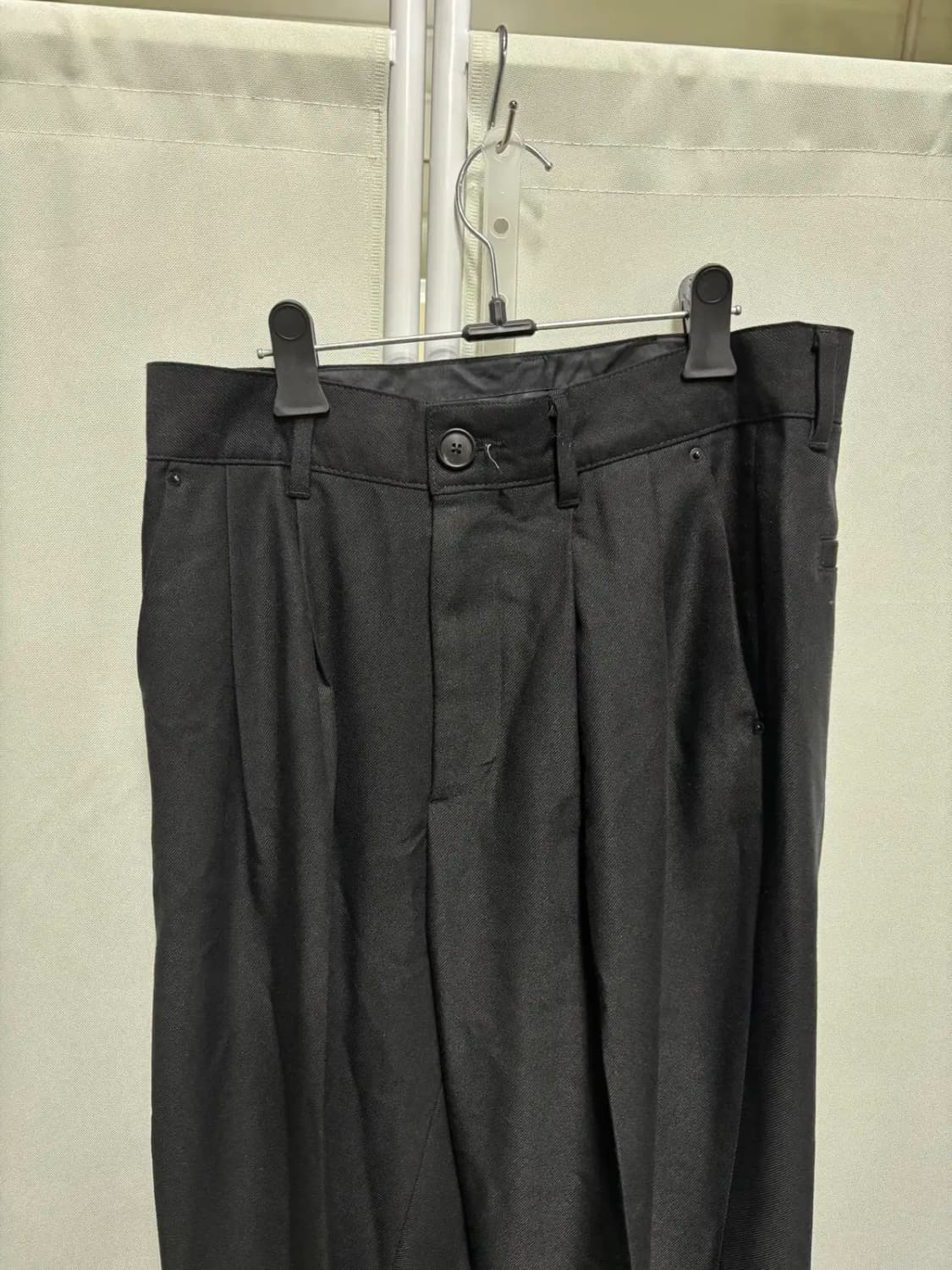 메종미네드 간절기 블랙 투턱 슬랙스 30 상품이미지2