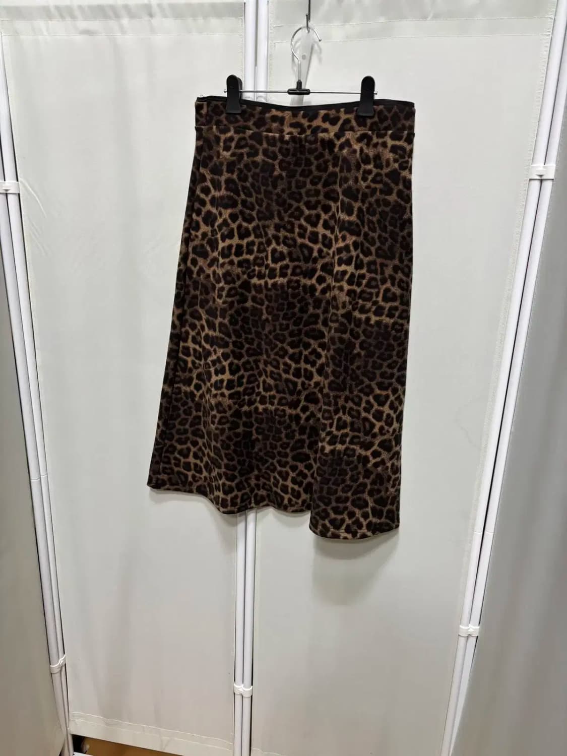 올리브 그린 안감 기모 호피 무늬 롱 스커트 상품이미지4