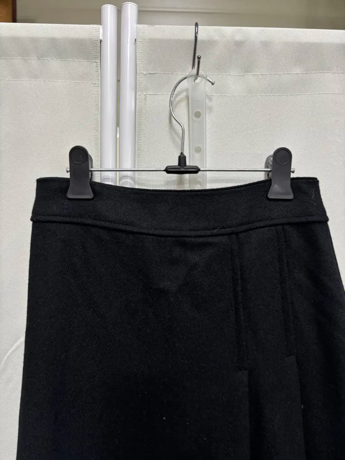 위드윤 원 핀턱 블랙 모직 치마 S 상품이미지2