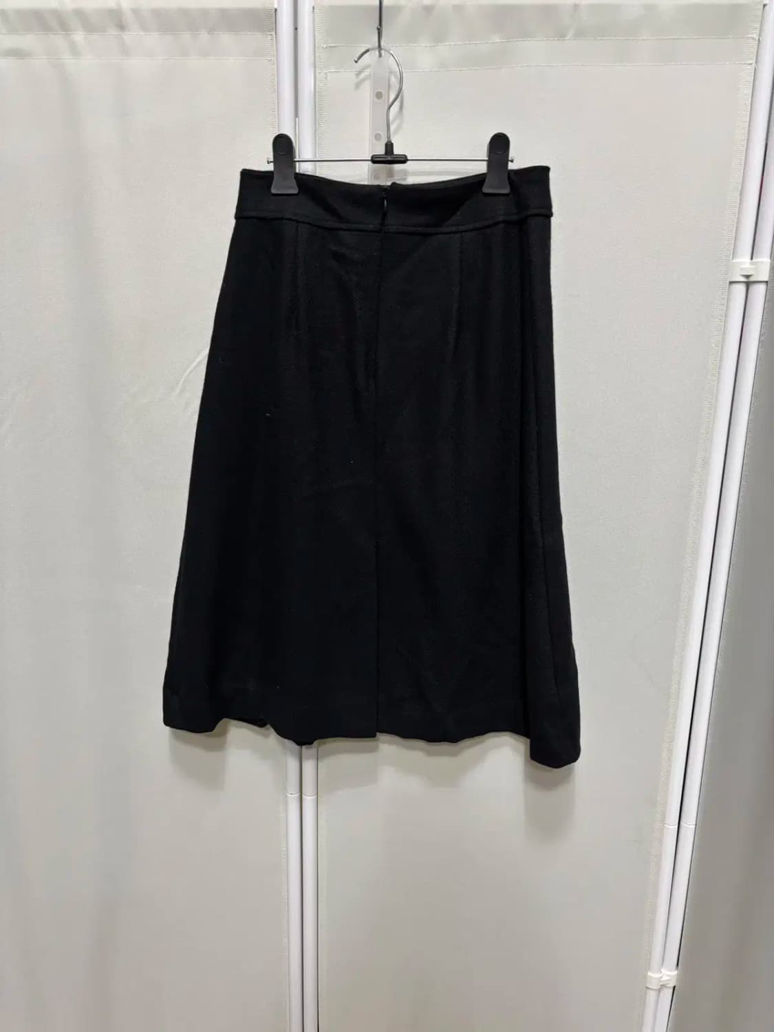 위드윤 원 핀턱 블랙 모직 치마 S 상품이미지4