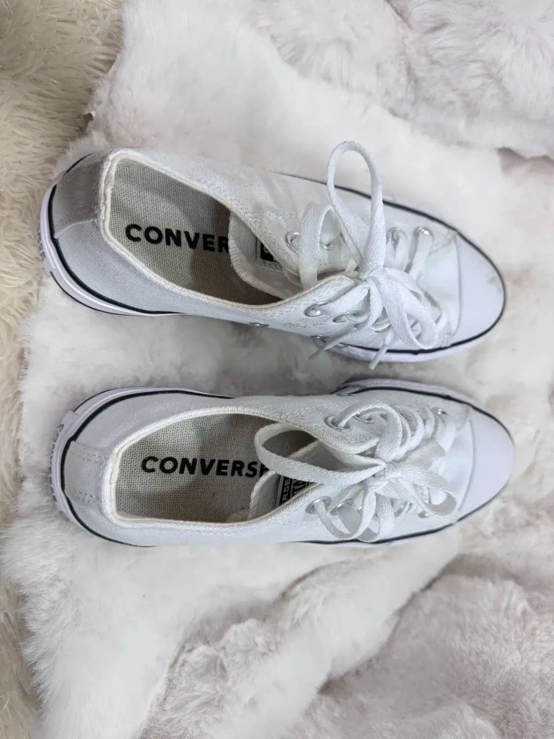 캔버스 척 테일러 올스타 리프트 로우 화이트 스니커즈 상품이미지3