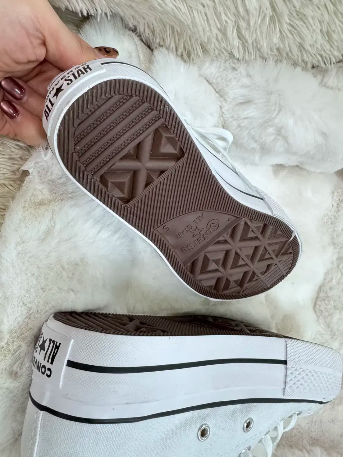 캔버스 척 테일러 올스타 리프트 로우 화이트 스니커즈 상품이미지6