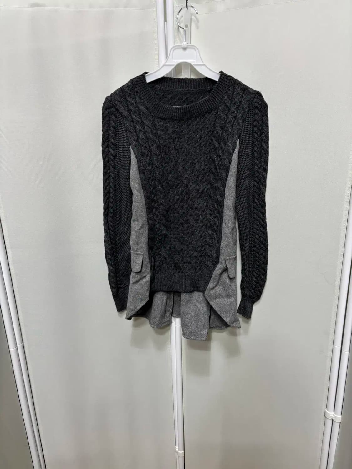 모직 레이어드 라운드 꽈배기 니트 스웨터 상품이미지1