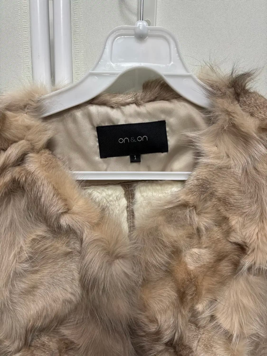 온앤온 천연 여우 털 무스탕 조끼 베스트 S 상품이미지2