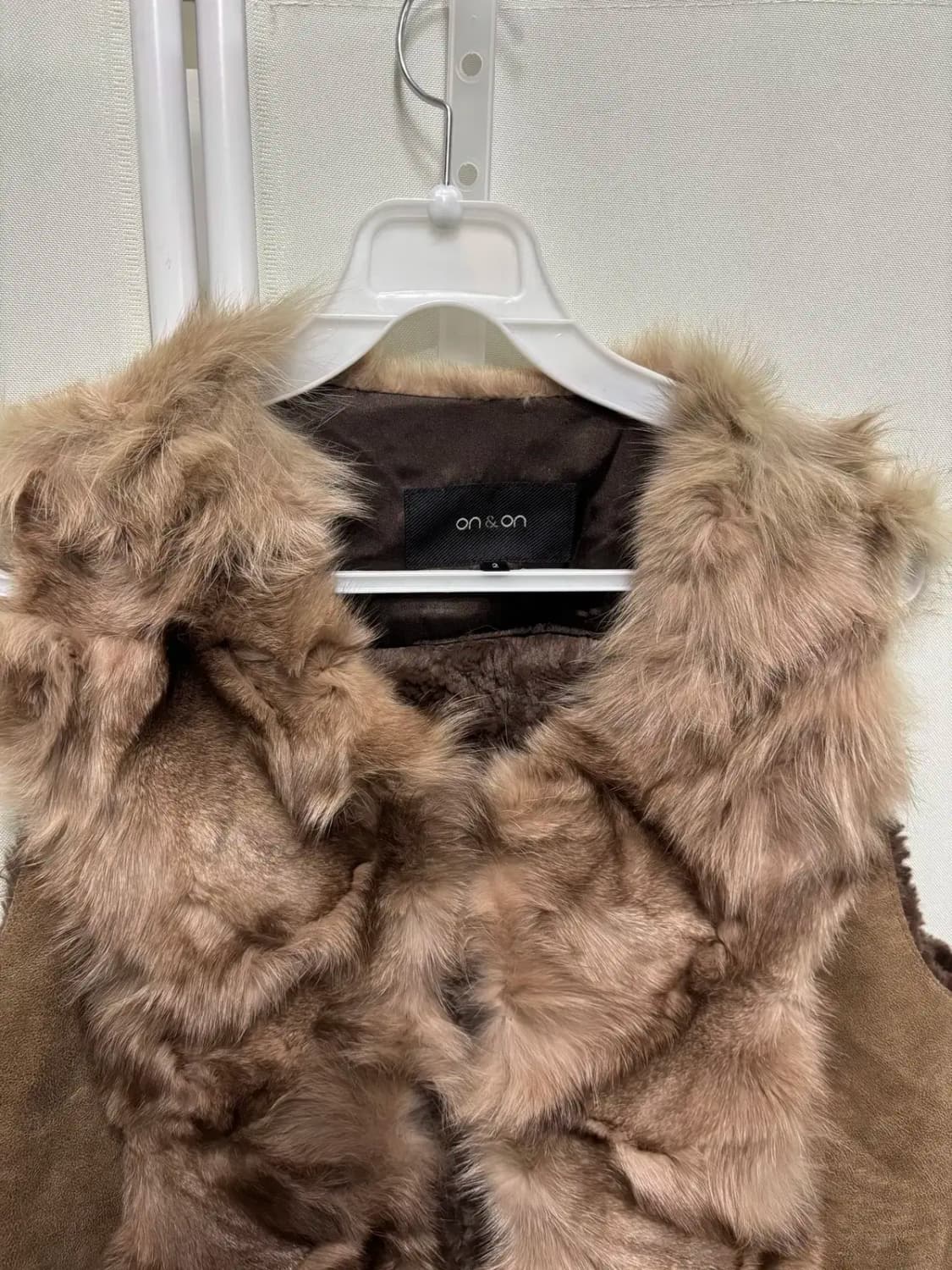 온앤온 천연 여우 털 무스탕 조끼 베스트 M 상품이미지2