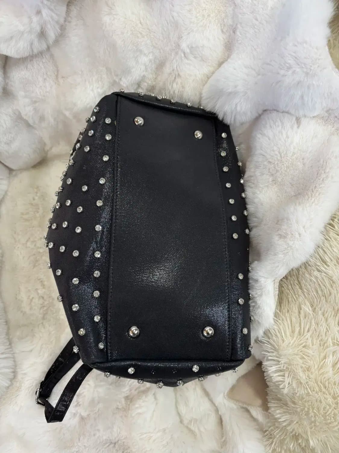 스터드 장식 블랙  보스턴  크로스 백 상품이미지3