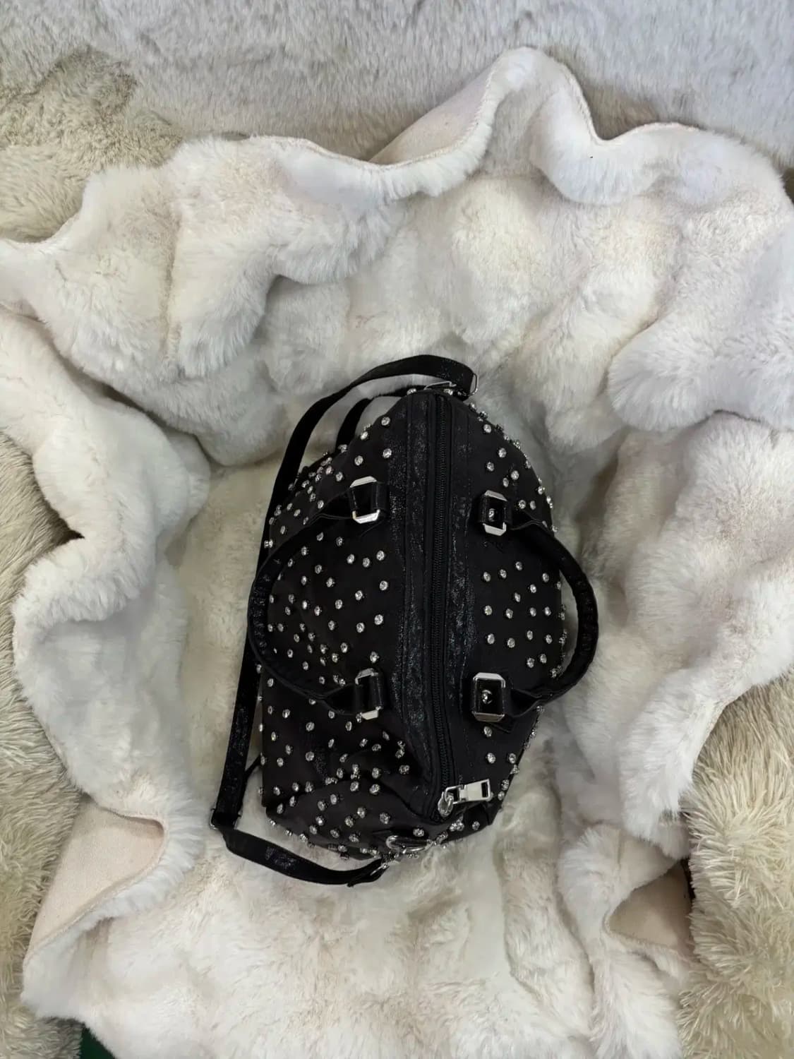 스터드 장식 블랙  보스턴  크로스 백 상품이미지4