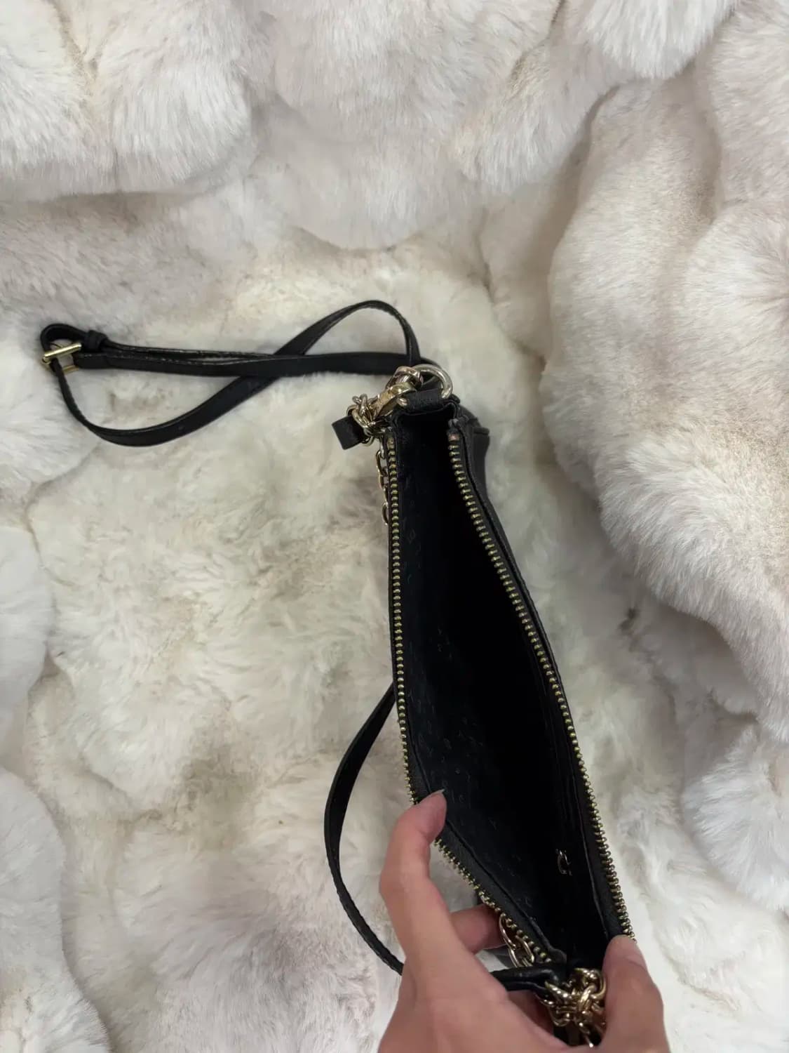 시슬리 블랙 가죽 크로스백 상품이미지3