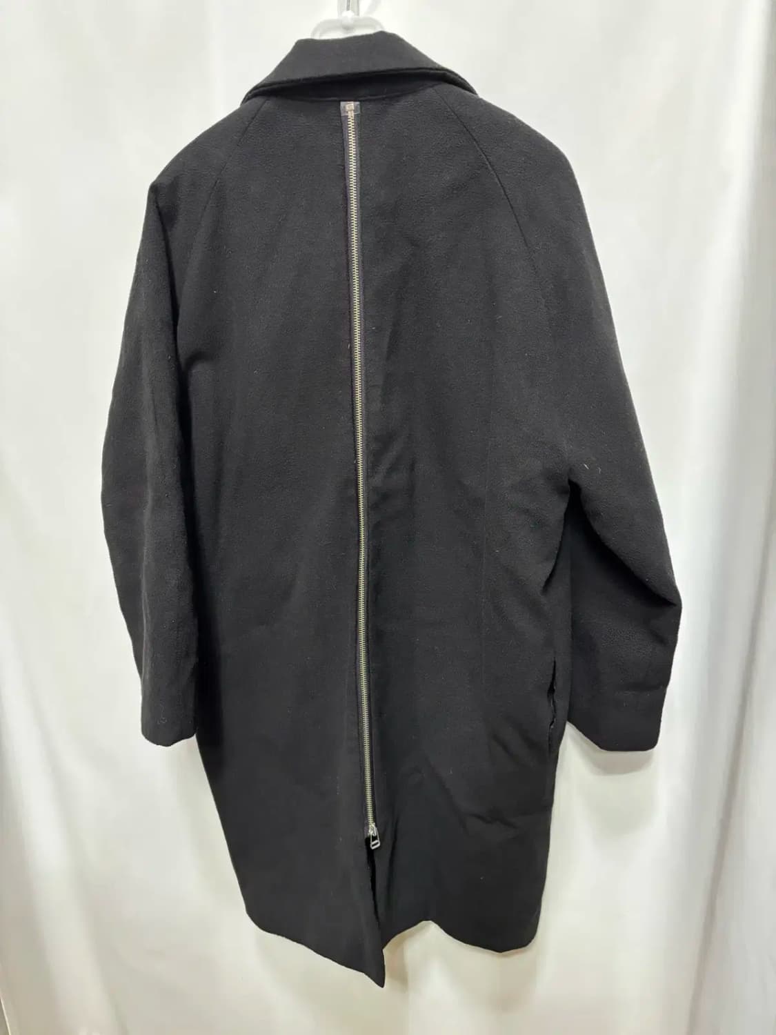 페라리 뒷지퍼 블랙 롱코트 상품이미지4