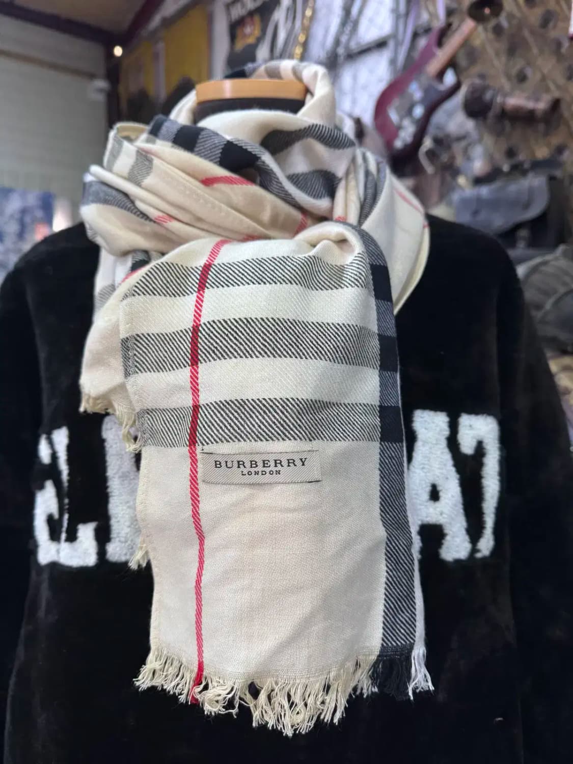 버버리(Burberry) 클래식 체크 캐시미어 스카프 상품이미지1