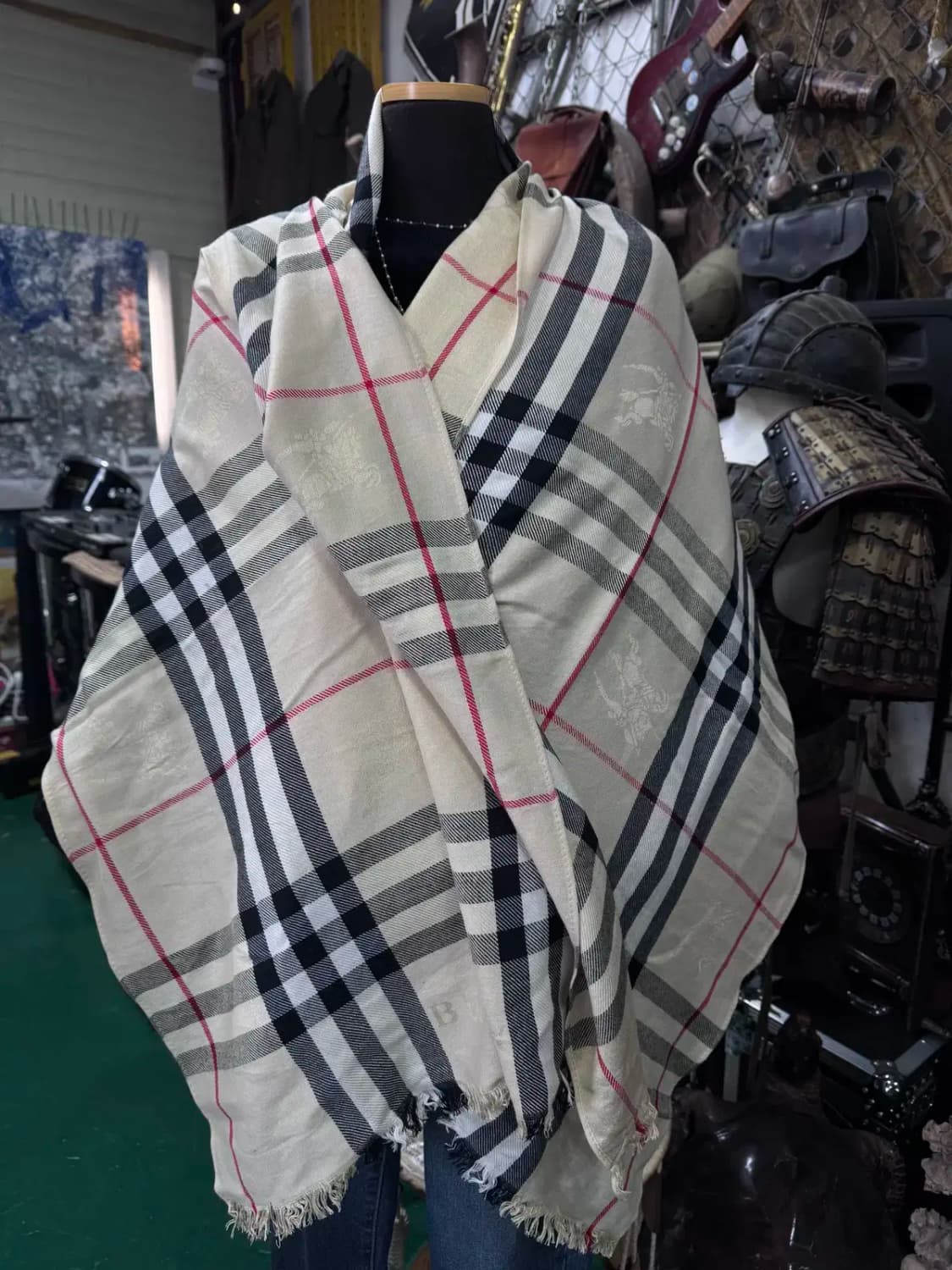 버버리(Burberry) 클래식 체크 캐시미어 스카프 상품이미지2