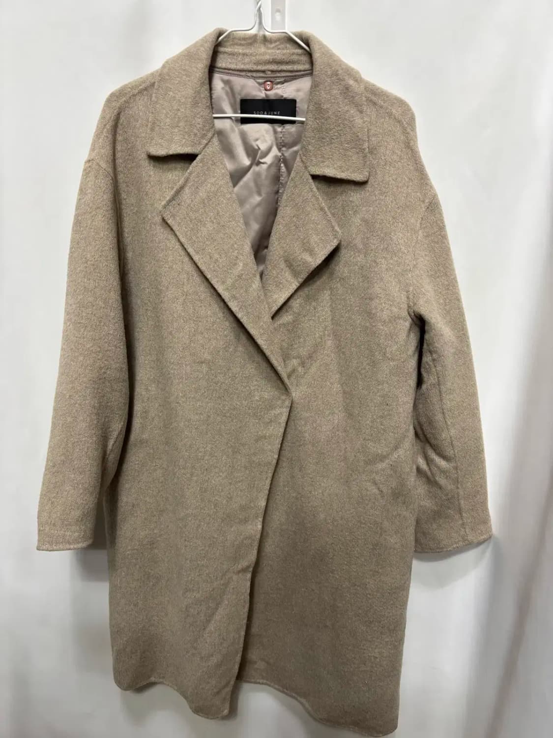 수앤준 탈부착 내피 베이지 롱 코트 상품이미지1