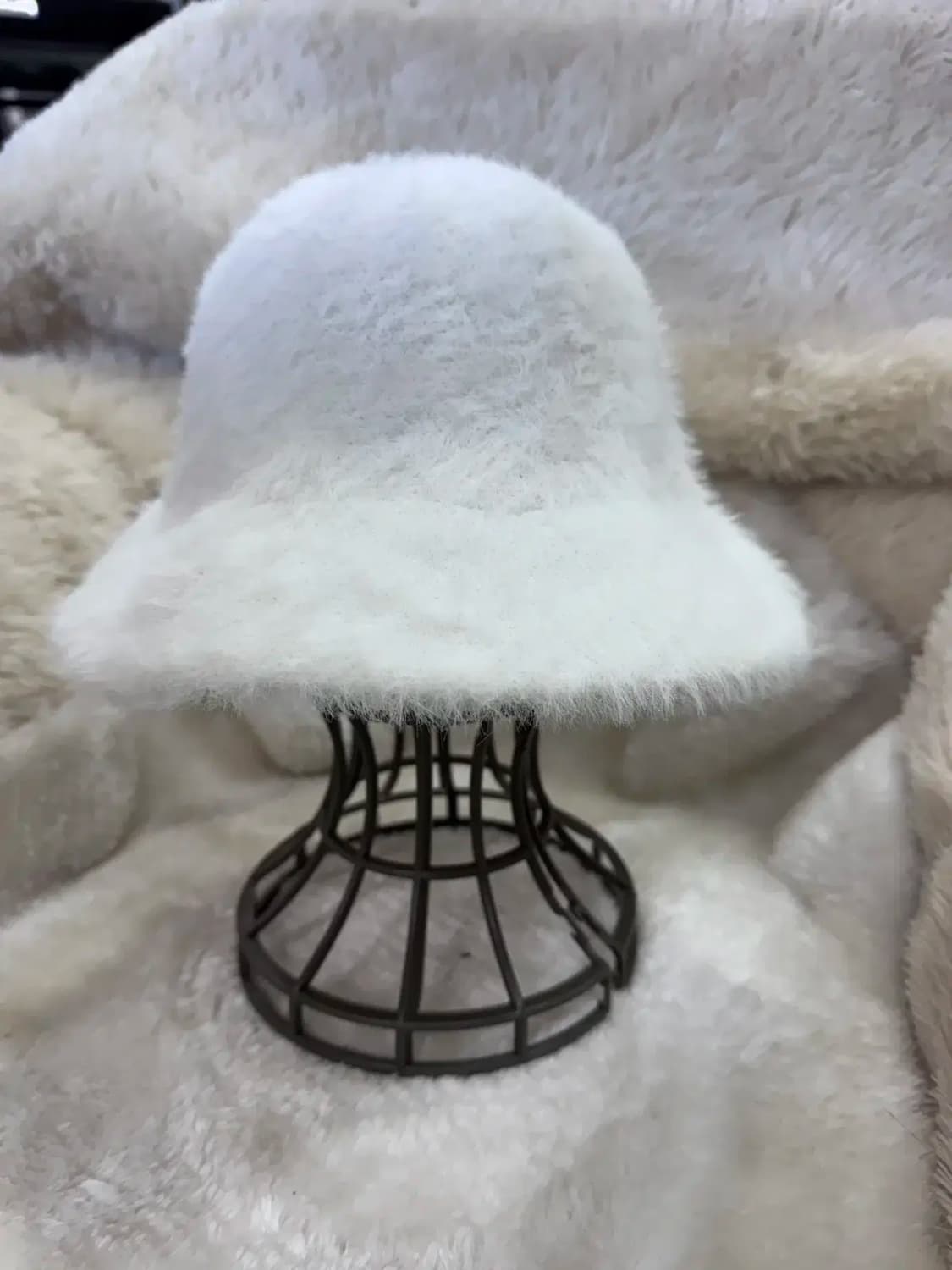 화이트 벙거지 털모자 상품이미지1