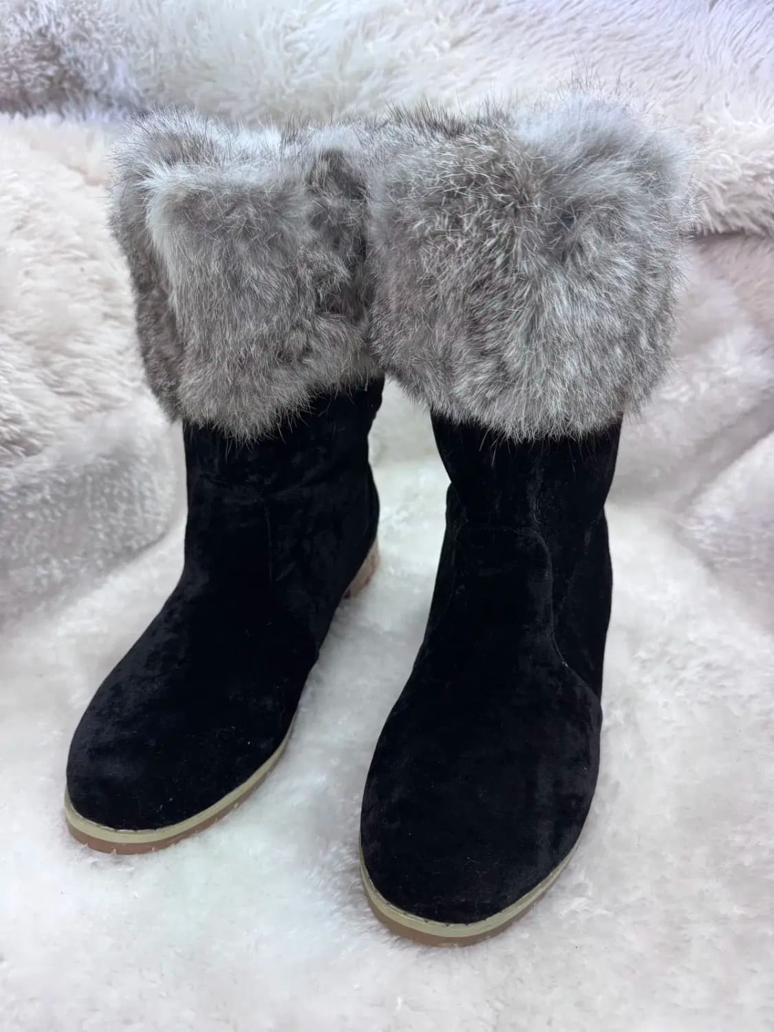 블랙 스웨이드 그레이 퍼 트리밍 여성 부츠 상품이미지1