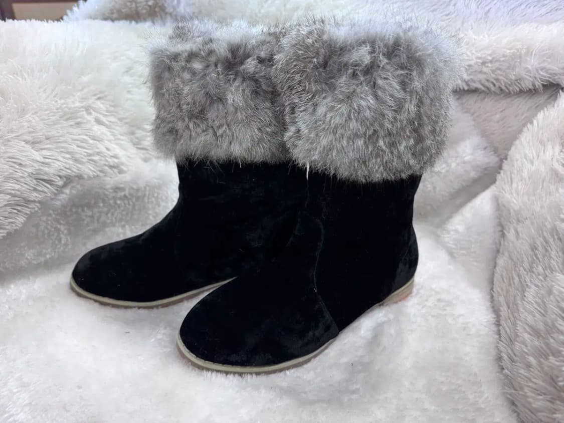 블랙 스웨이드 그레이 퍼 트리밍 여성 부츠 상품이미지2