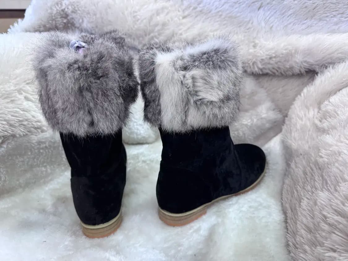 블랙 스웨이드 그레이 퍼 트리밍 여성 부츠 상품이미지3