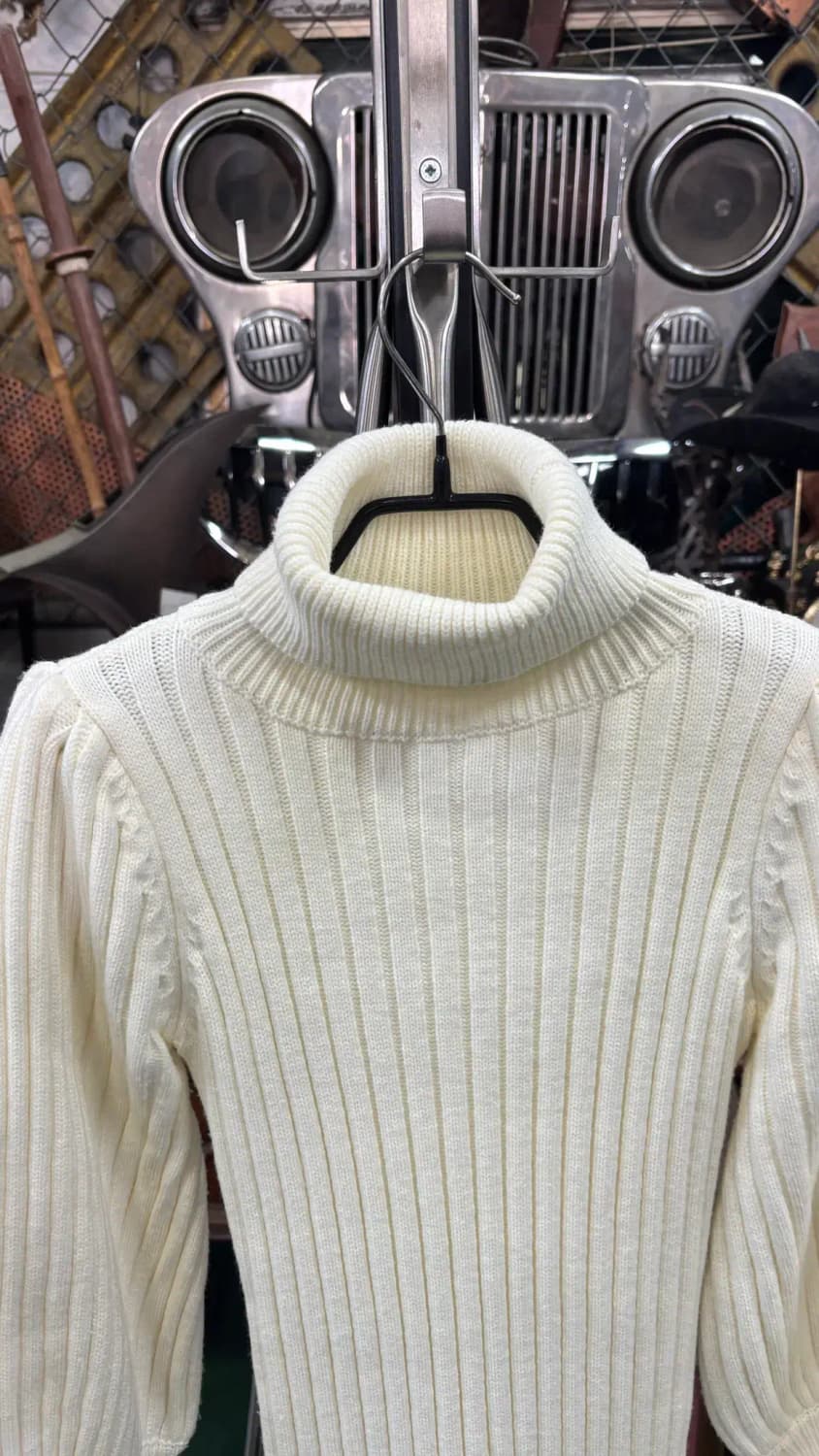 아이보리 터틀넥 퍼프 소매 골지 니트 롱 원피스 상품이미지2