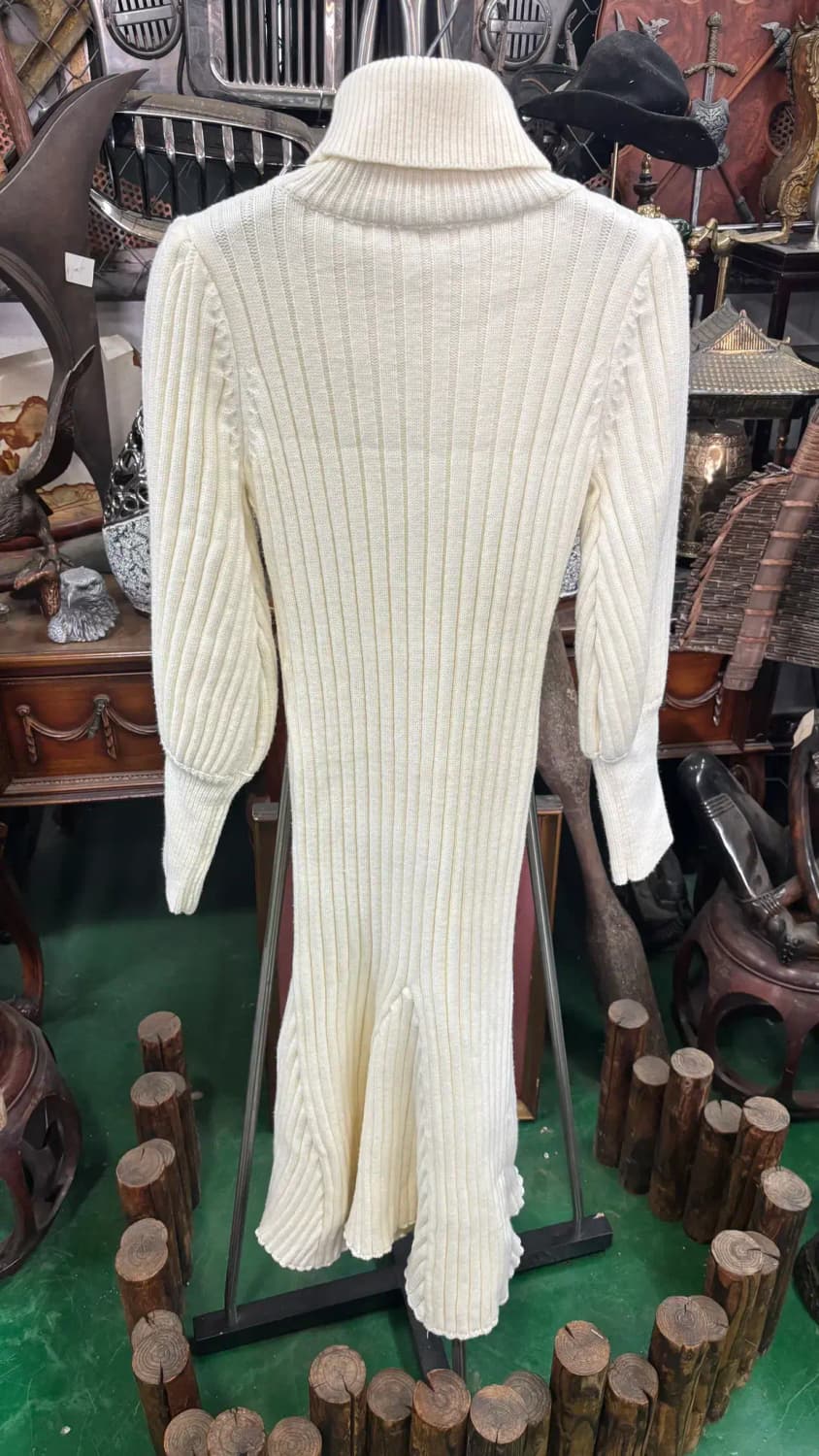 아이보리 터틀넥 퍼프 소매 골지 니트 롱 원피스 상품이미지4