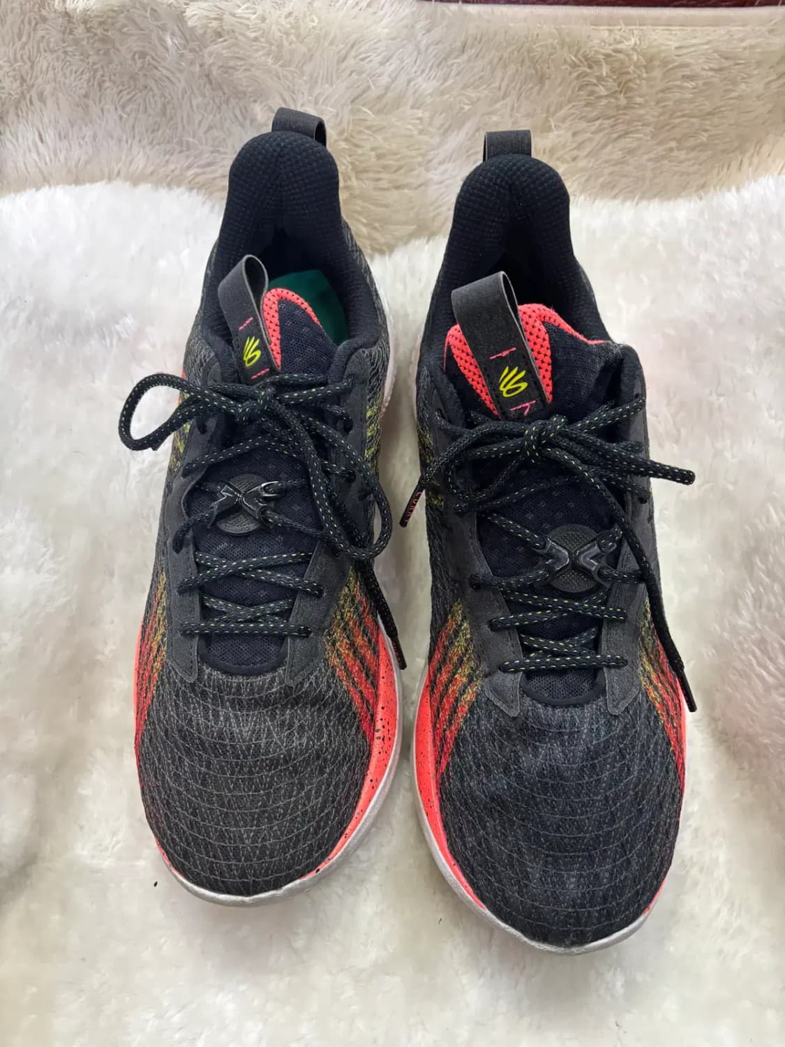 언더아머 커리 플로우 10 아이언 샤프닝스 아이언 농구화 상품이미지1