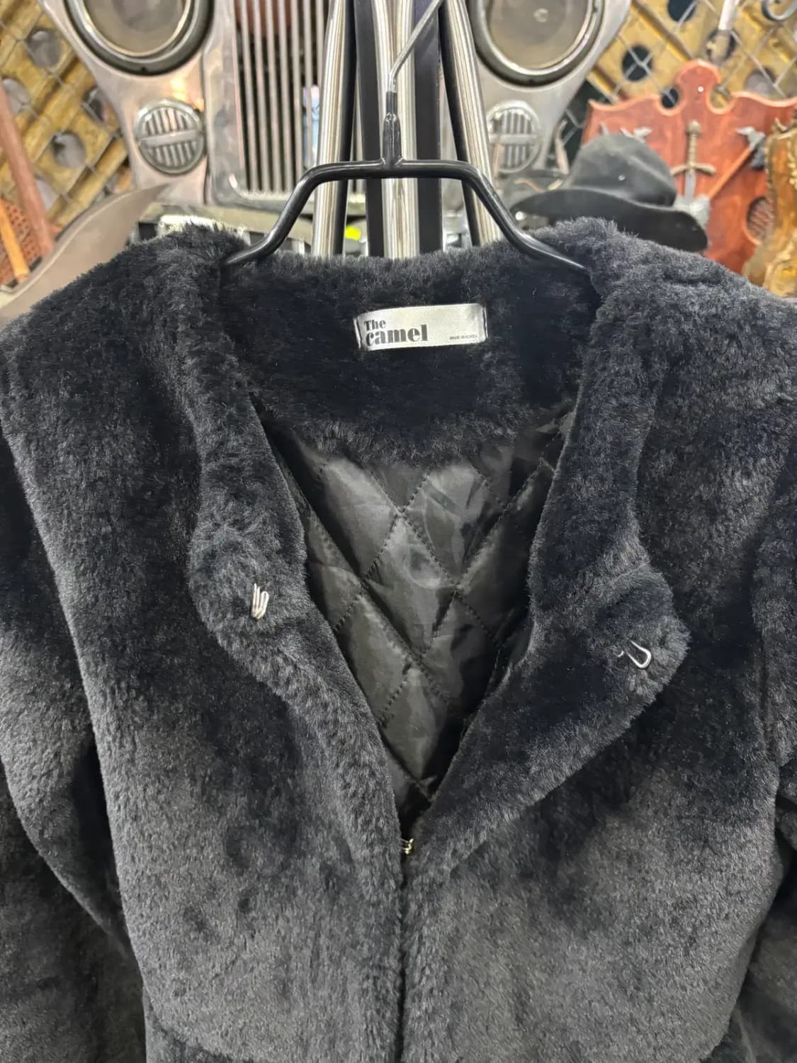 더 카멜 블랙 인조 모피(faux fur) 밑단 셔링 재킷 상품이미지2