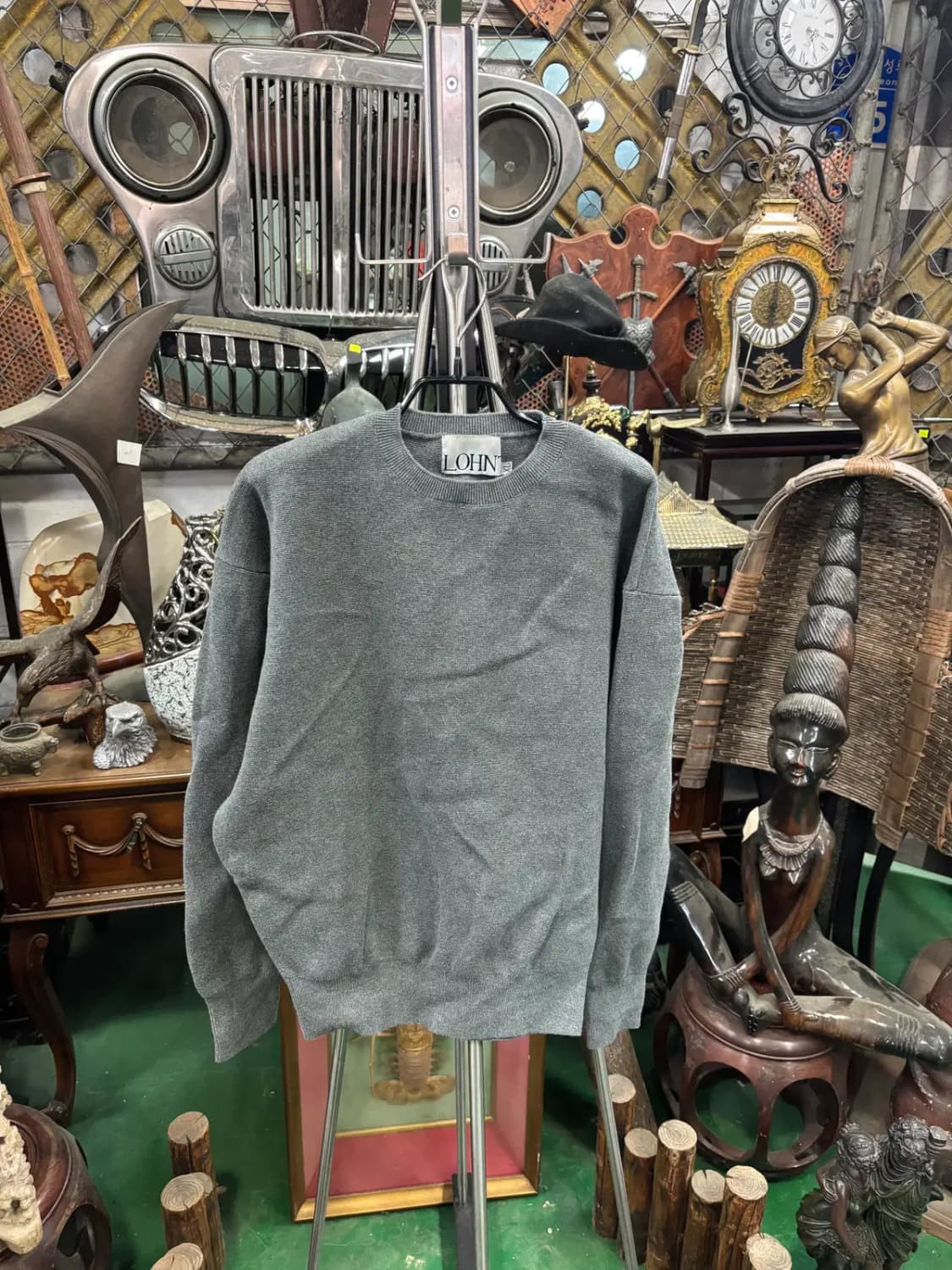 론트(LOHNT) 그레이 니트 멘투맨 스웨터 상품이미지1