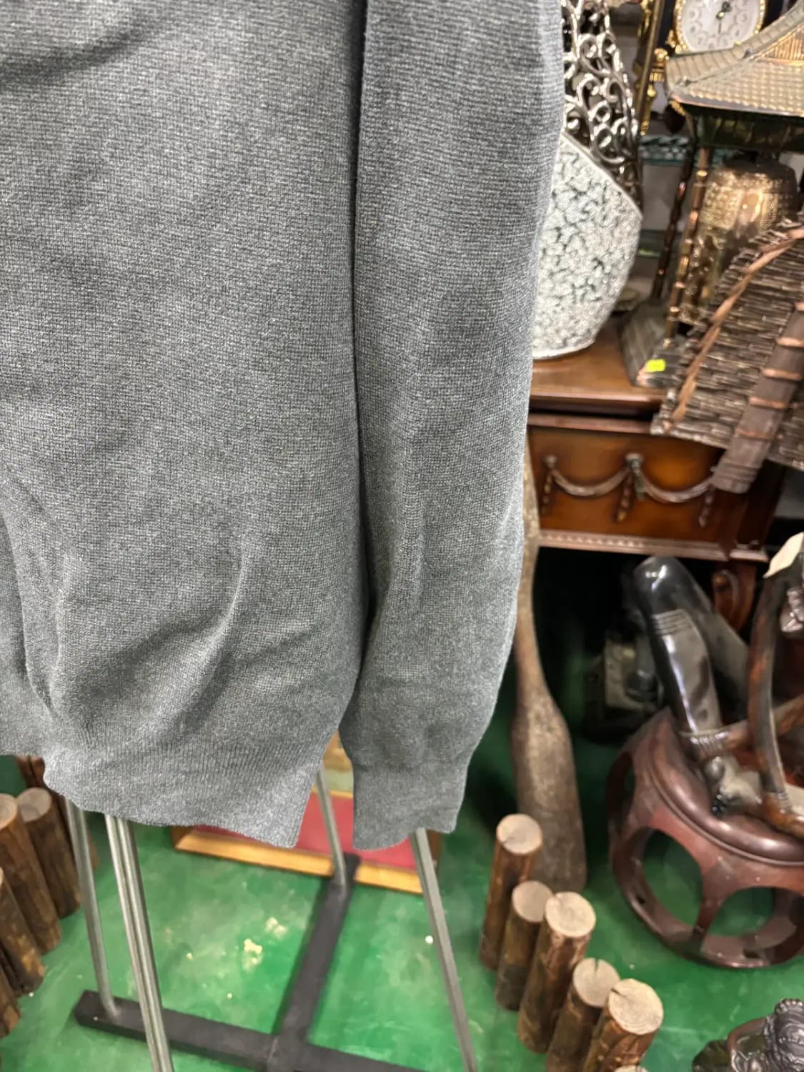 론트(LOHNT) 그레이 니트 멘투맨 스웨터 상품이미지3