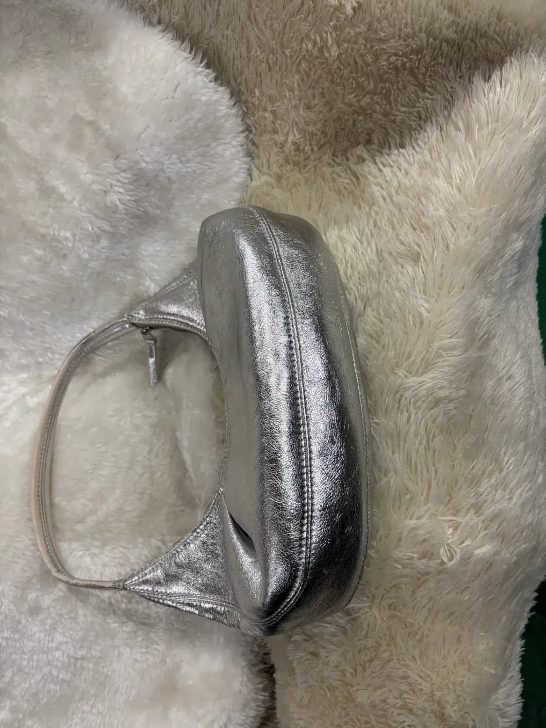 자라(Zara) 오벌 실버 숄더백 상품이미지3