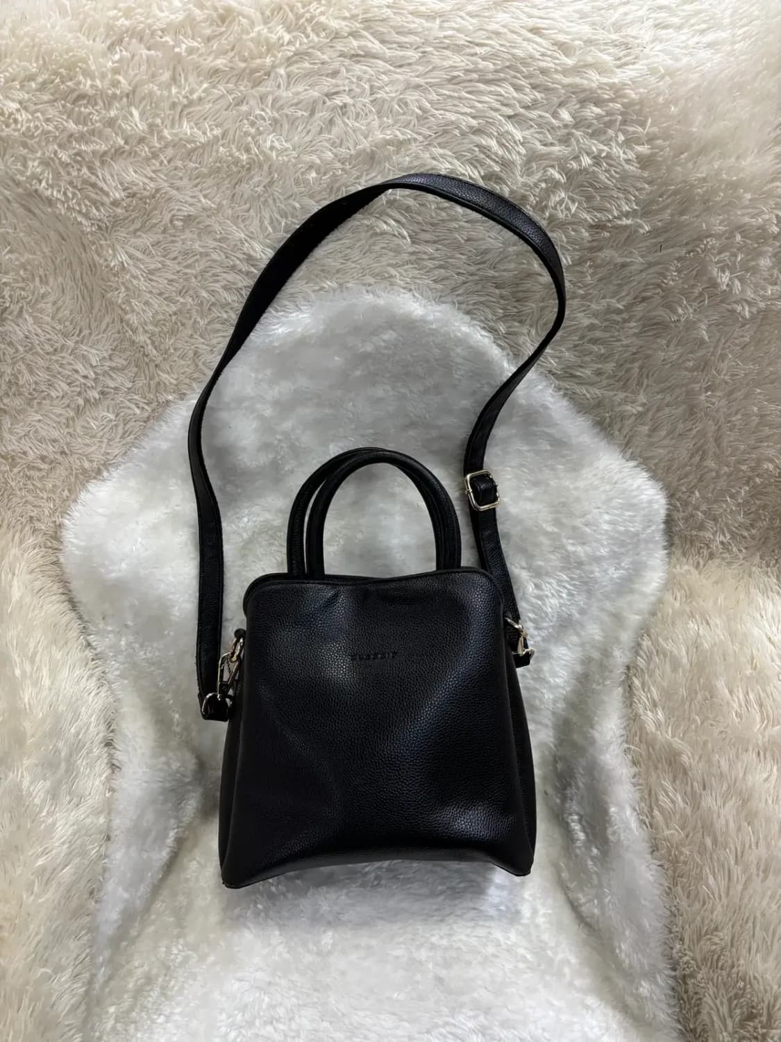 클래시 블랙 미니 토트백 앤 크로스백 상품이미지1