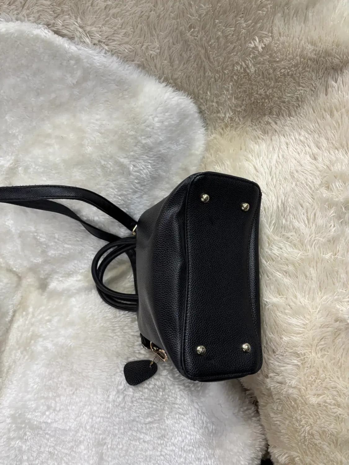 클래시 블랙 미니 토트백 앤 크로스백 상품이미지3