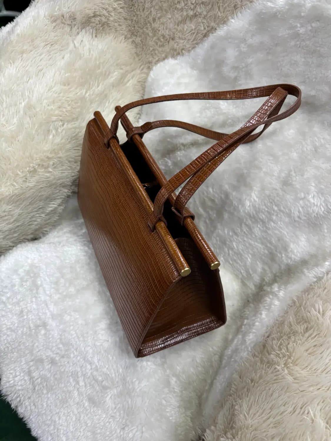 투티에(TOUT Y EST) 삭 파라렐 리자드 브라운 백 상품이미지2