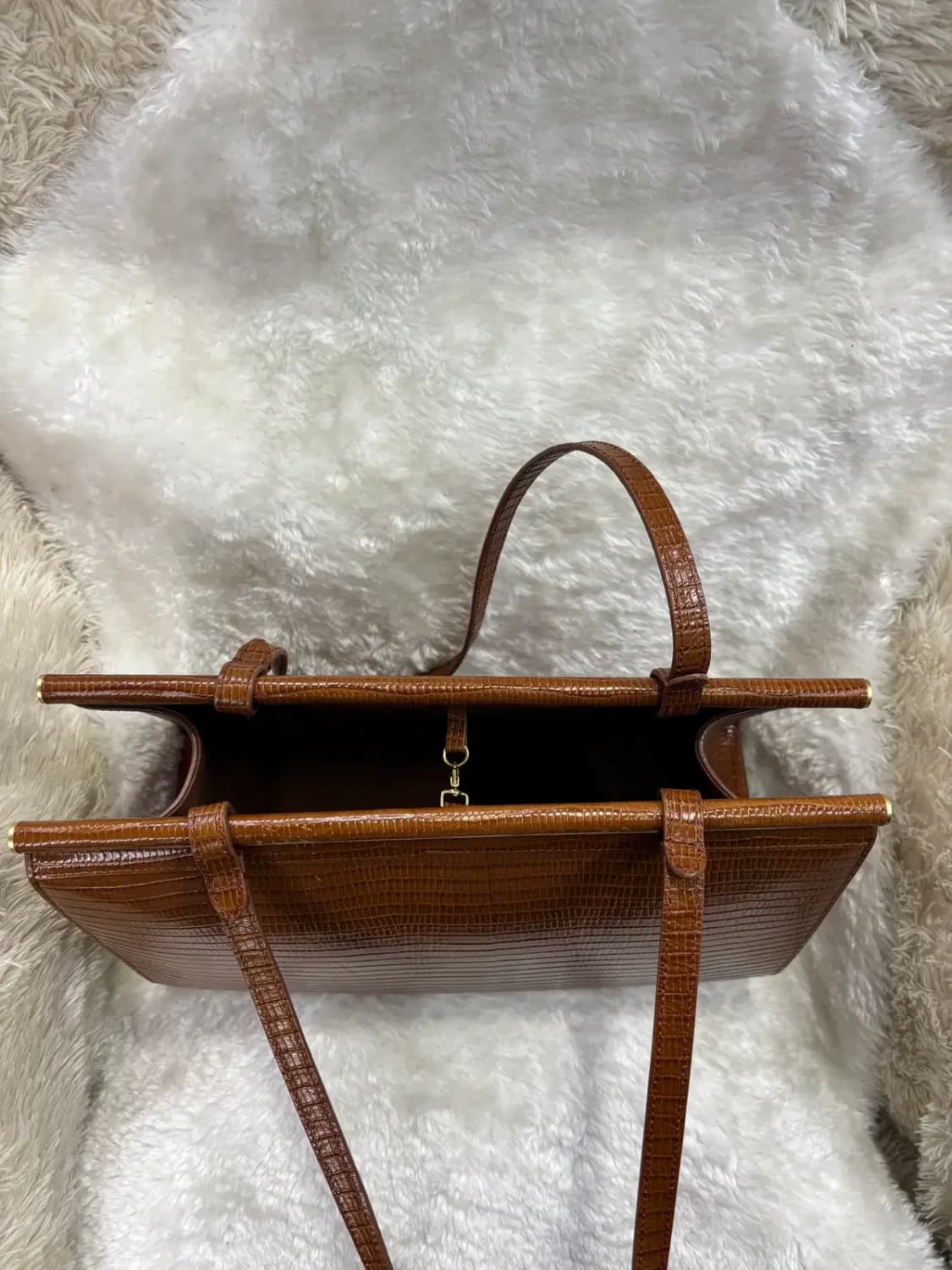 투티에(TOUT Y EST) 삭 파라렐 리자드 브라운 백 상품이미지3