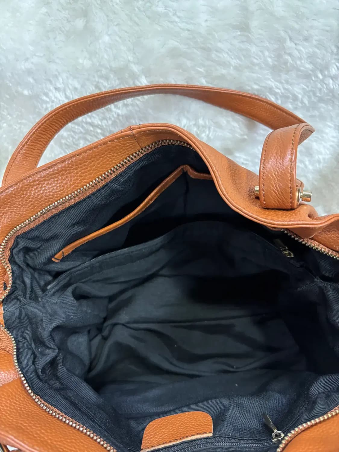 브라운 가죽 토트백 겸 숄더백 상품이미지4