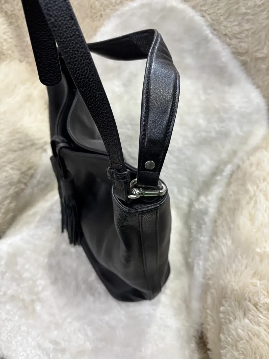 모르간 태슬 가죽 블랙 크로스백 겸 토드백 상품이미지2