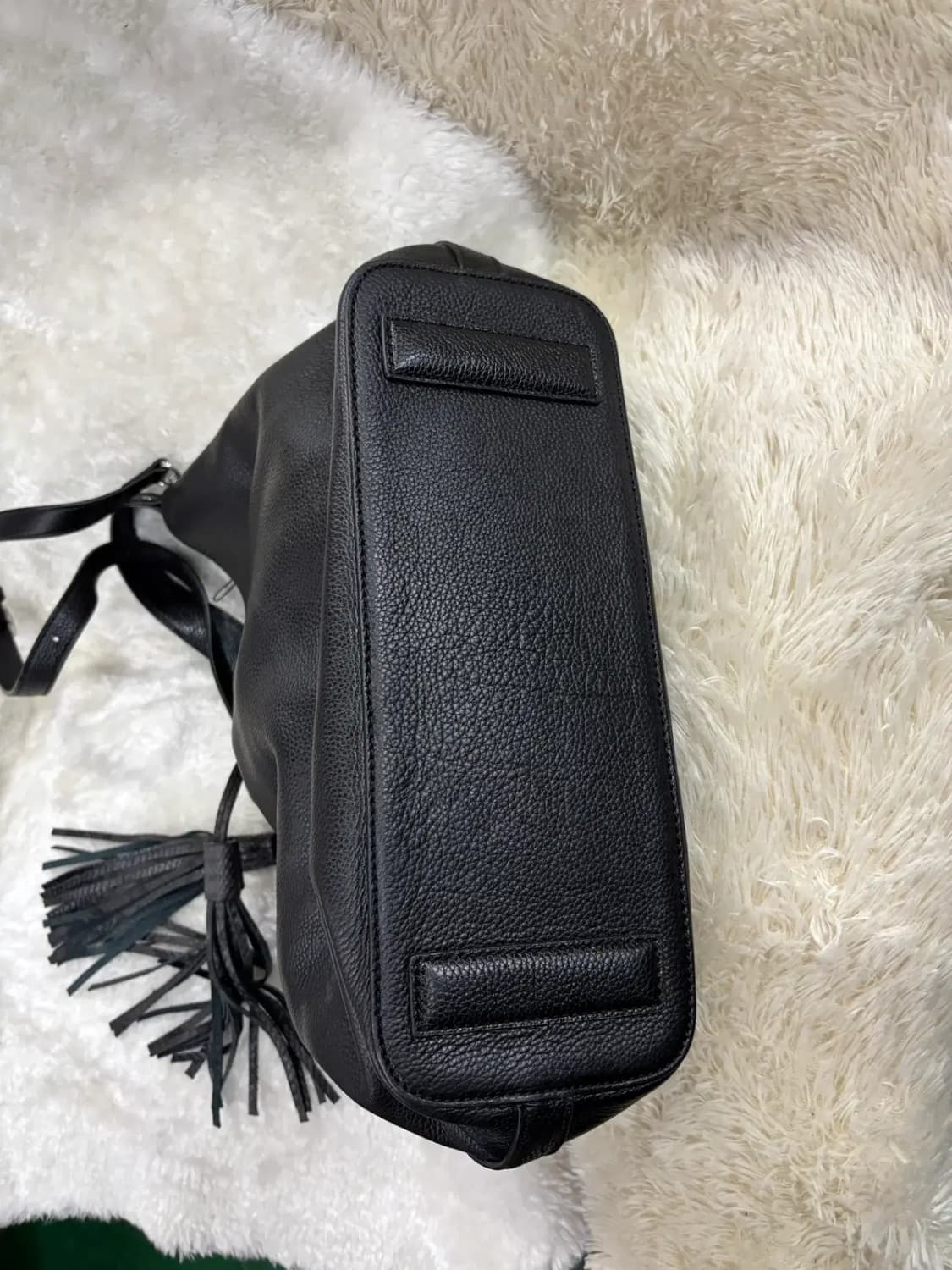 모르간 태슬 가죽 블랙 크로스백 겸 토드백 상품이미지3