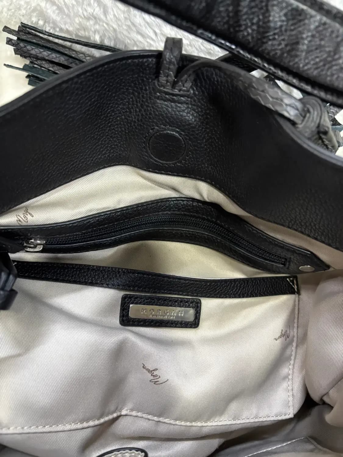 모르간 태슬 가죽 블랙 크로스백 겸 토드백 상품이미지4