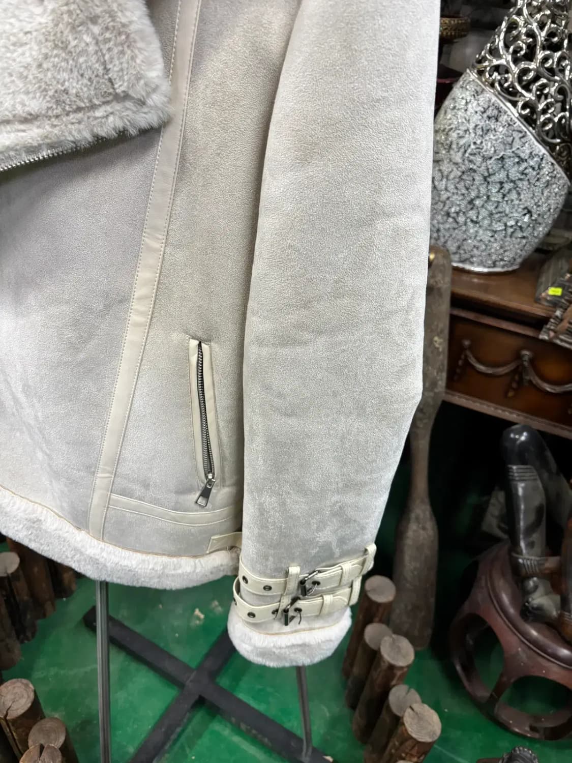 남성 하이넥 베이지 스웨이드 인조 무스탕 자켓 상품이미지3