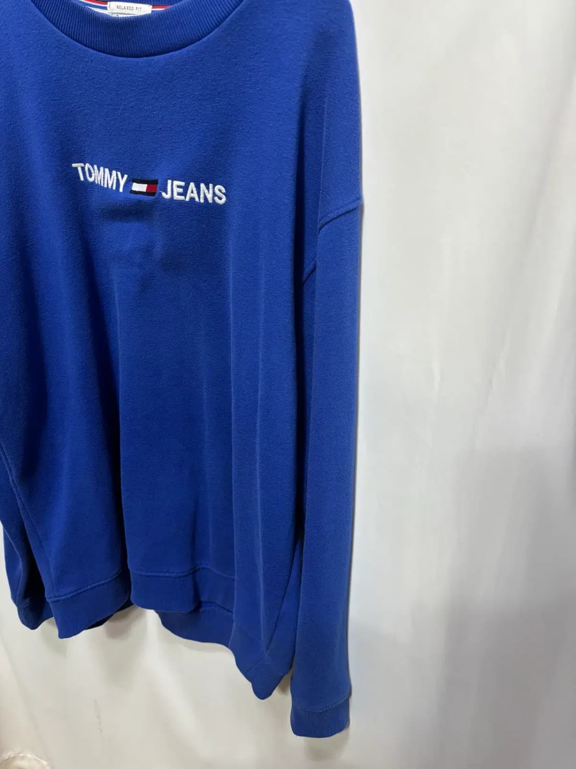 타미 진스(Tommy Jeans) 릴렉스드 핏 크루넥 맨투맨 상품이미지3