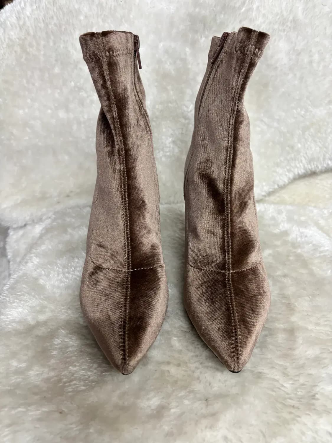 아임슈 벨벳 뾰족코 앵클 부츠 상품이미지1