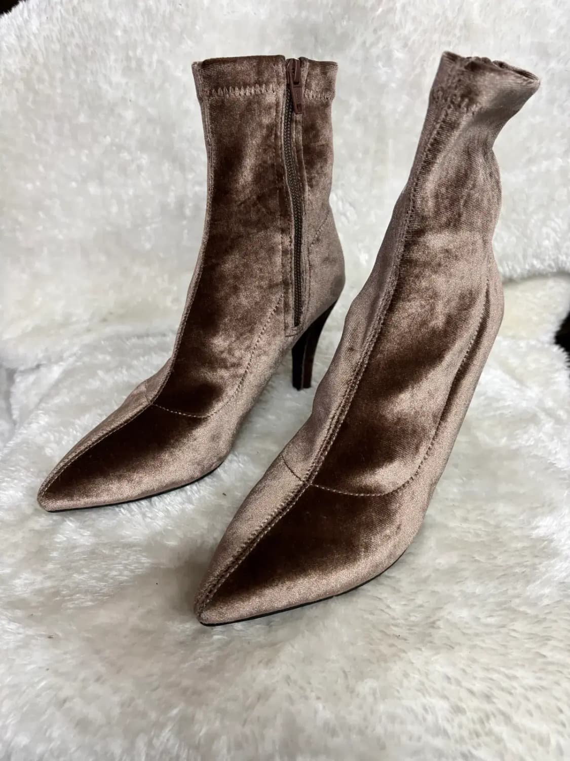 아임슈 벨벳 뾰족코 앵클 부츠 상품이미지2