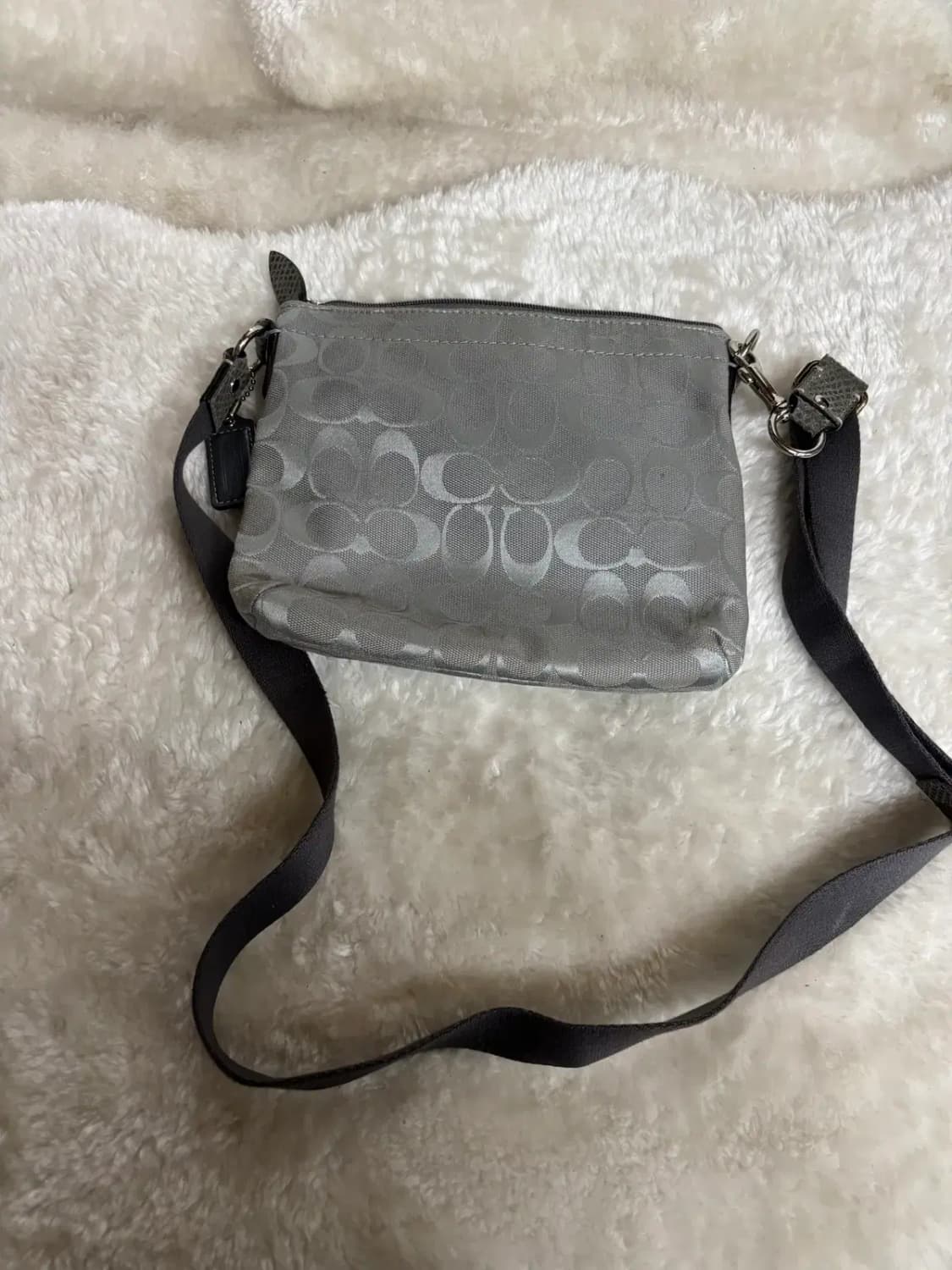 코치 시그니처 페넬로피 턴락 스윙팩 크로스바디 메신저 백 상품이미지4