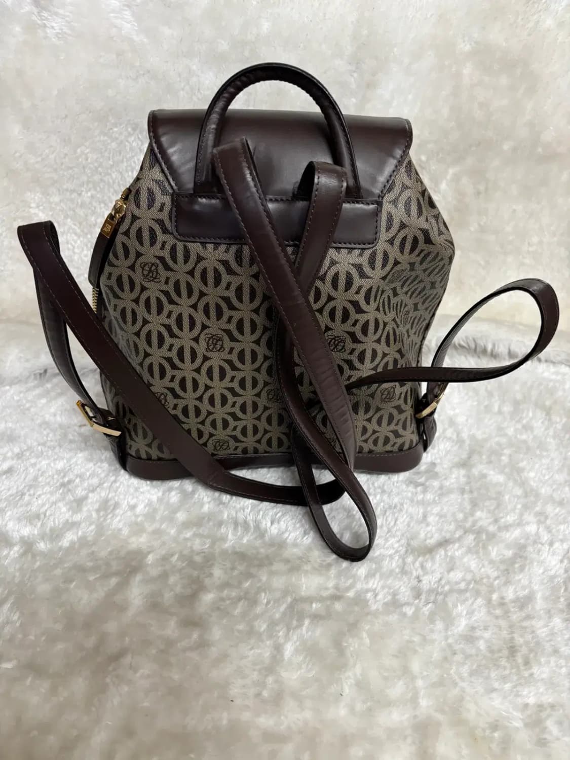 루이까또즈(Louis Quatorze) 모노그램 패턴 백팩 상품이미지3